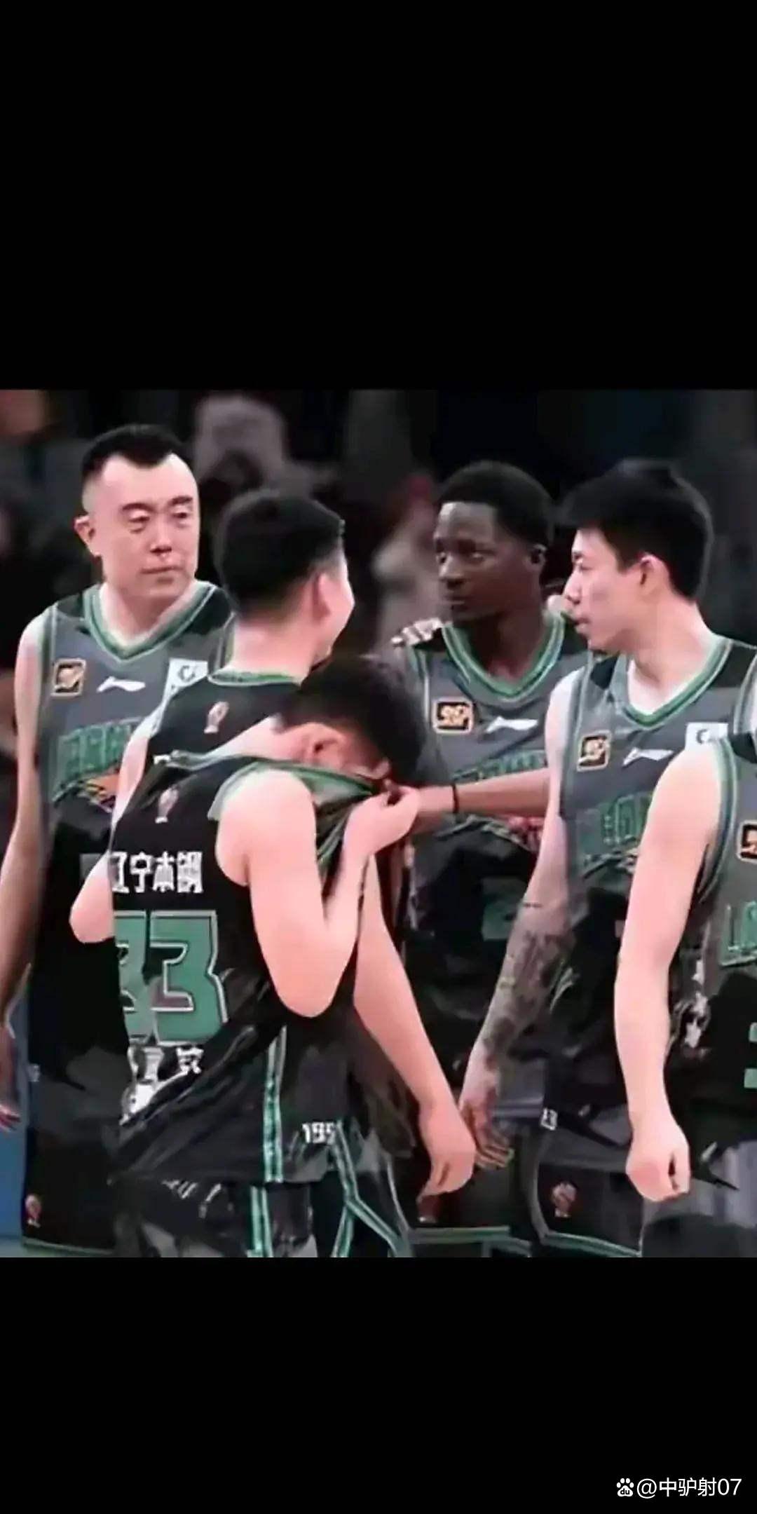 今晚山东泰山队长鼓劲——CBA季后赛节点到来；质疑声仍在；年轻球员得到机会