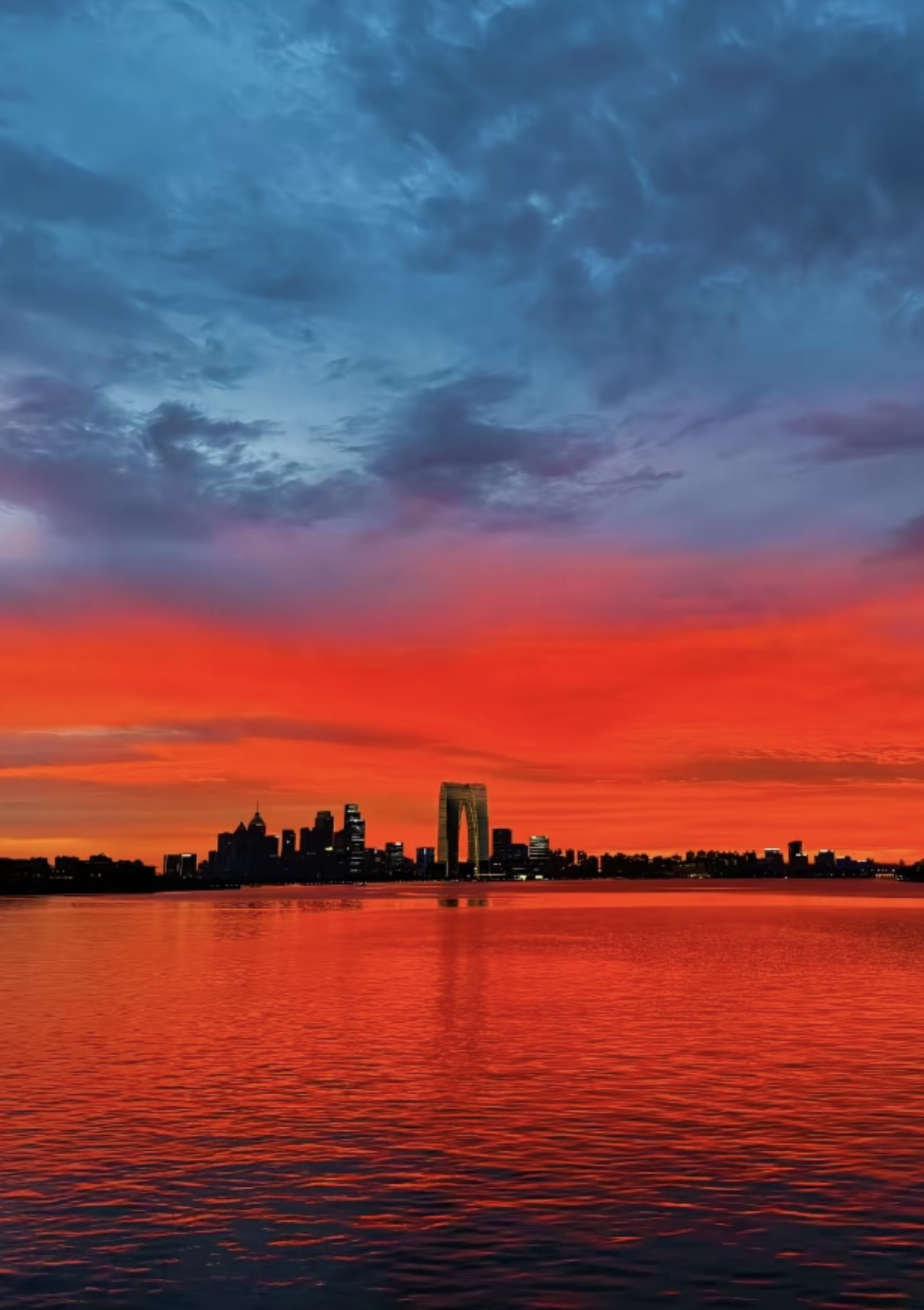 转折点那不勒斯伤情更新；意甲今夜攻防权衡；压力陡增；高层口径保持一致