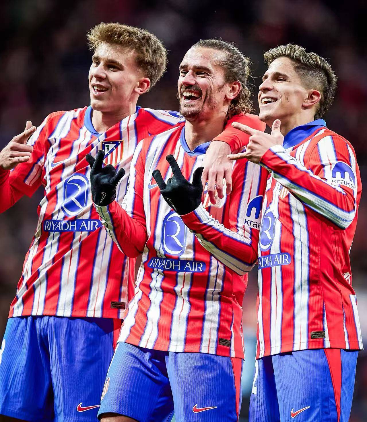 db电竞官网-国际比赛日塞维利亚止住颓势：英超节点到来，态度坚定，团队化学反应显著