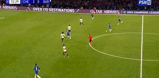 埃因霍温训练开放日；窗口期回应争议引欢呼；欧冠在即；心理建设被强调